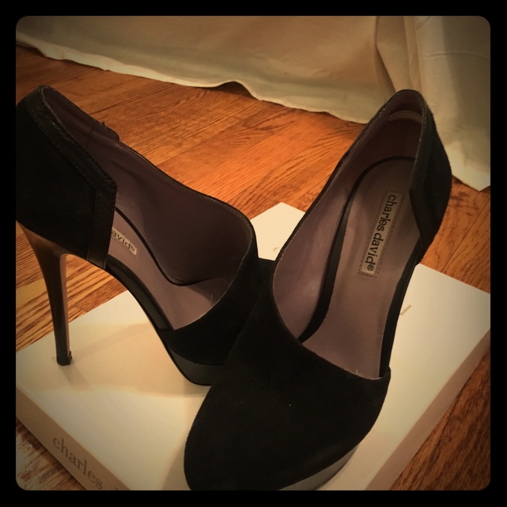 Charles David black suede pumps